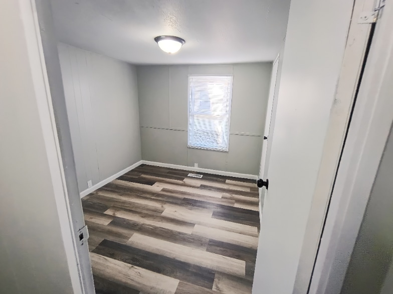 Building Photo - 63 Deerwood Park