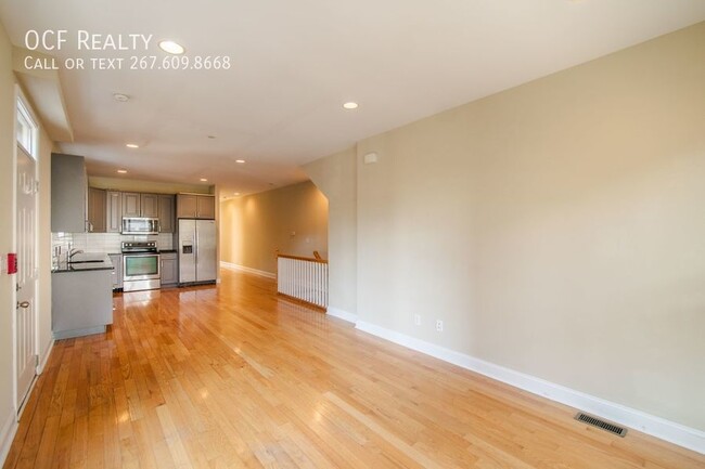 Building Photo - Bi-level Corner Apartment in Point Breeze