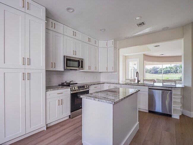 Building Photo - 4791 S Newport Island Dr