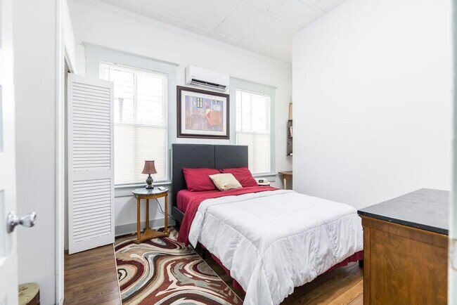 Building Photo - 1475 3rd St