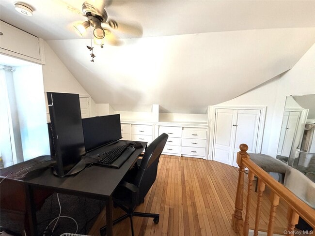 Building Photo - 411 Elm St