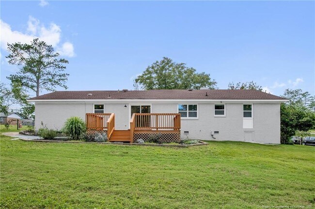 Building Photo - 604 Roundtree Dr