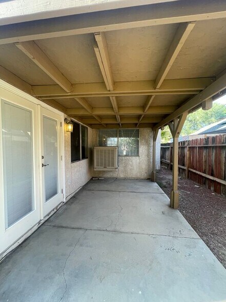 Building Photo - 3736 Eclipse Dr