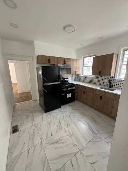 Building Photo - 878 S 19th St