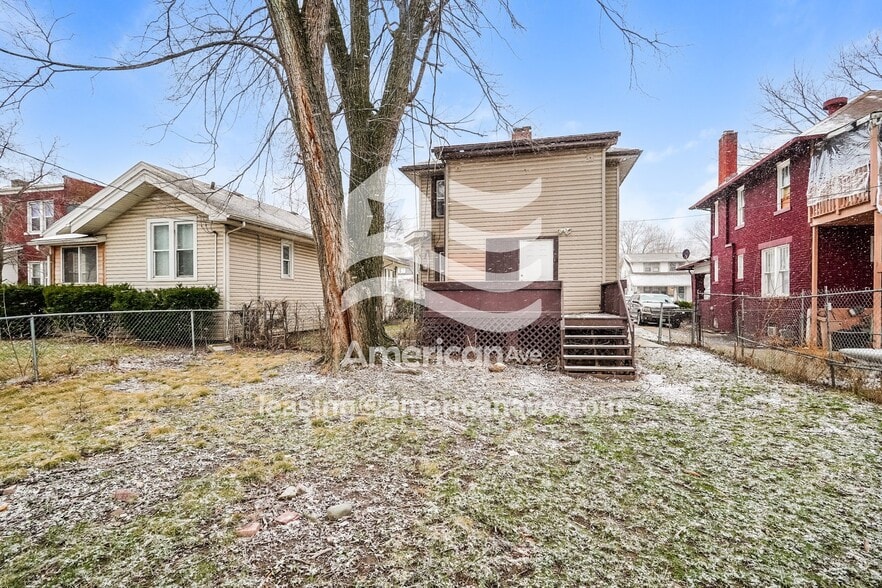 Building Photo - 196 N Burgess Ave