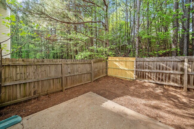 Building Photo - 82 Brookvalley Ct W