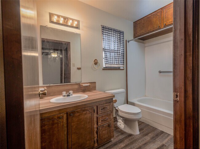 Building Photo - 4324 Spring Valley Rd