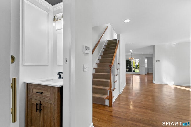 Building Photo - 30 Osborne Pl