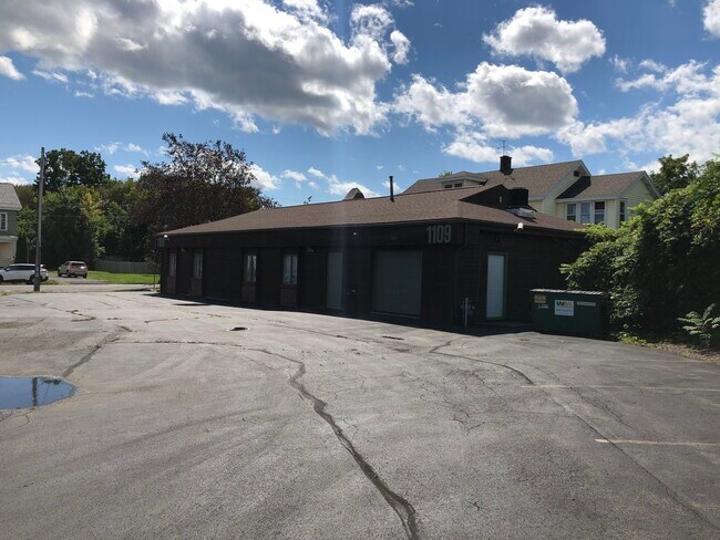 Building Photo - 1109 Milton Ave