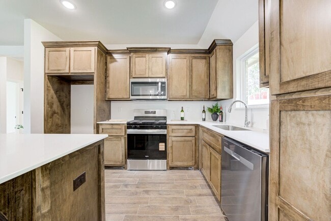 Building Photo - Brand New Home In Noble!