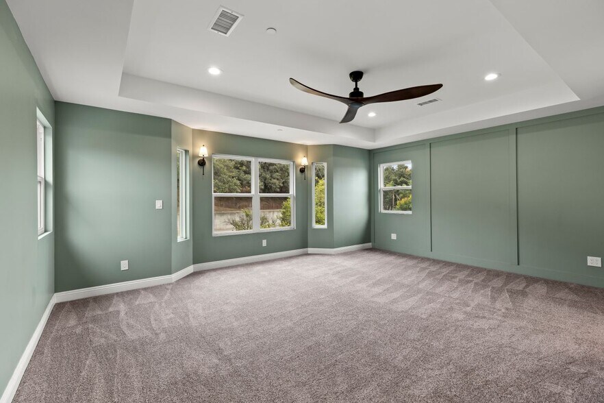 Building Photo - 1096 Canyon View Dr