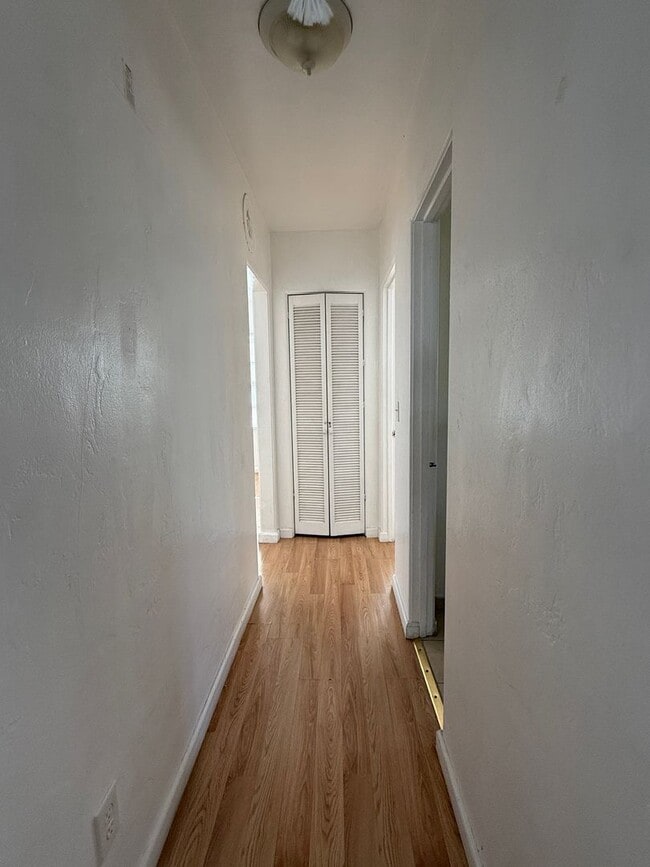 Building Photo - 2-1 Must See Cutey