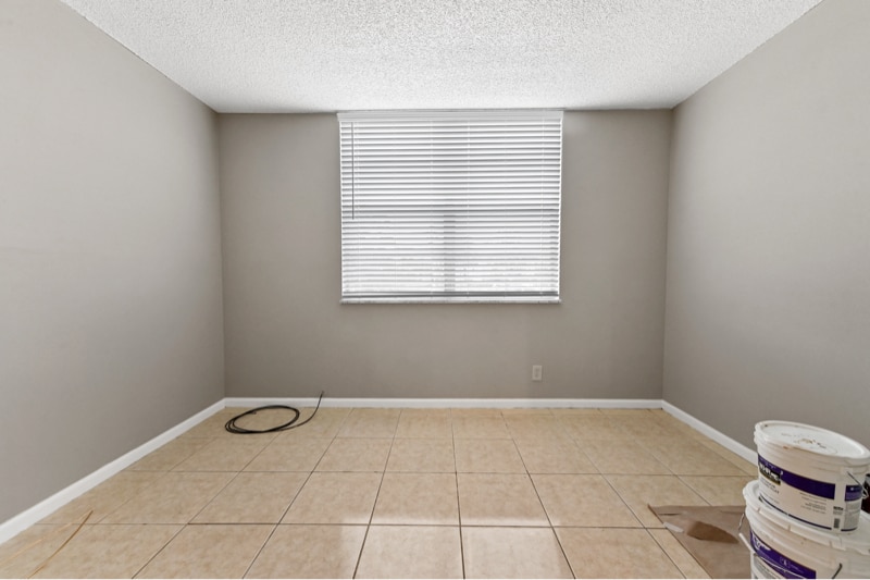 Building Photo - 3910 Crystal Lake Dr