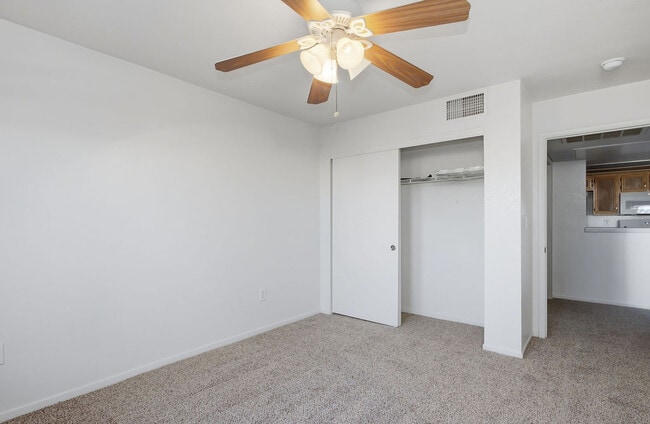 Building Photo - 1908 Mountain Hills Ct