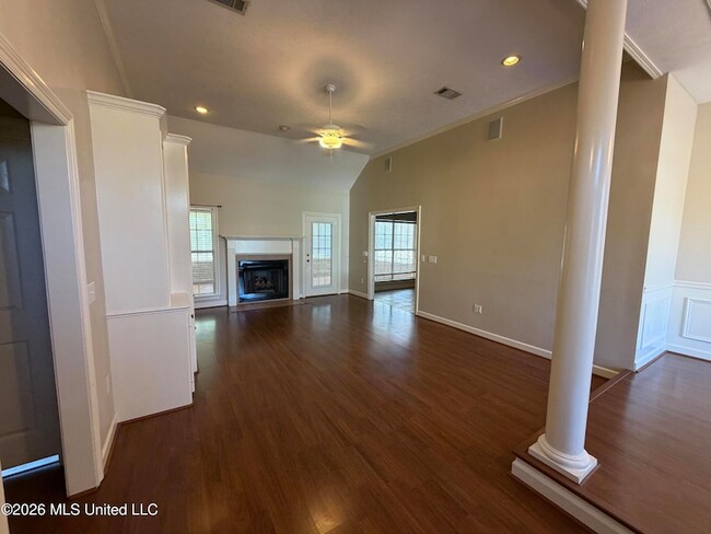 Building Photo - 436 Madison Oaks Dr