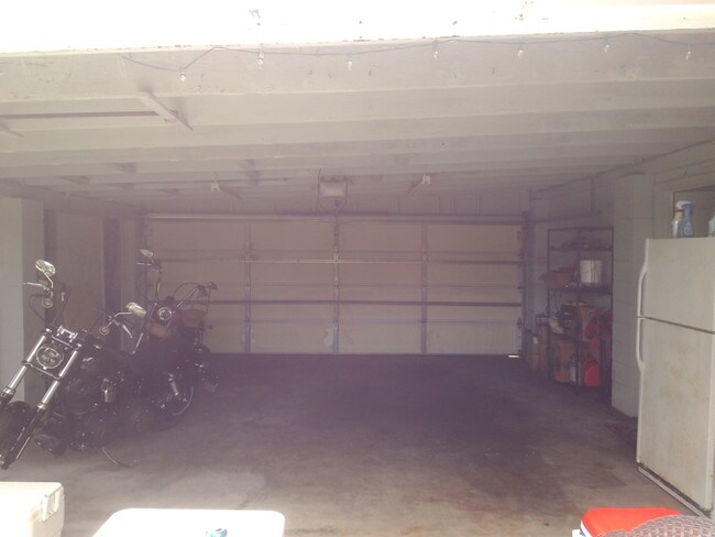 Building Photo - 547 Auwai St