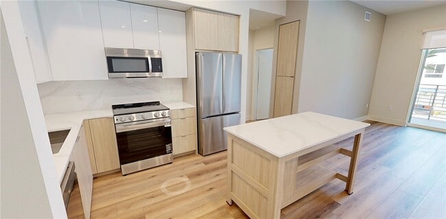 Building Photo - 21010 Erwin St