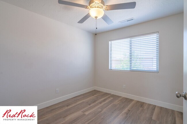 Building Photo - 1005 Tortoise Rock Dr
