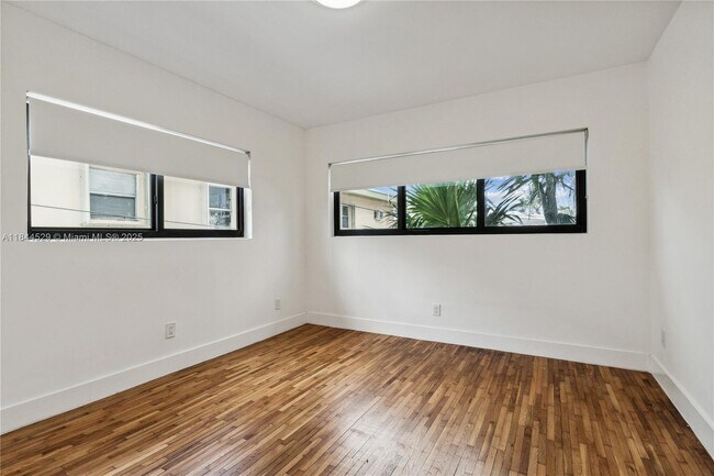 Building Photo - 8020 Crespi Blvd