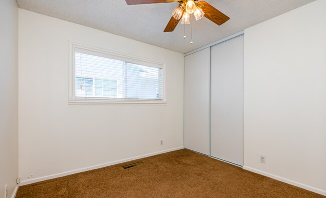 Building Photo - Lovely Home | Central A/C | Swimming Pool