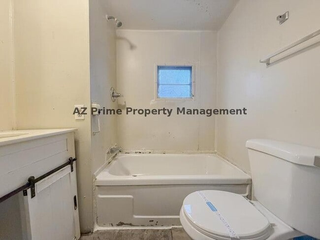Building Photo - 10187 Fairland St