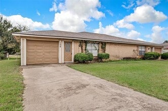 Building Photo - 104 Ramada Ave