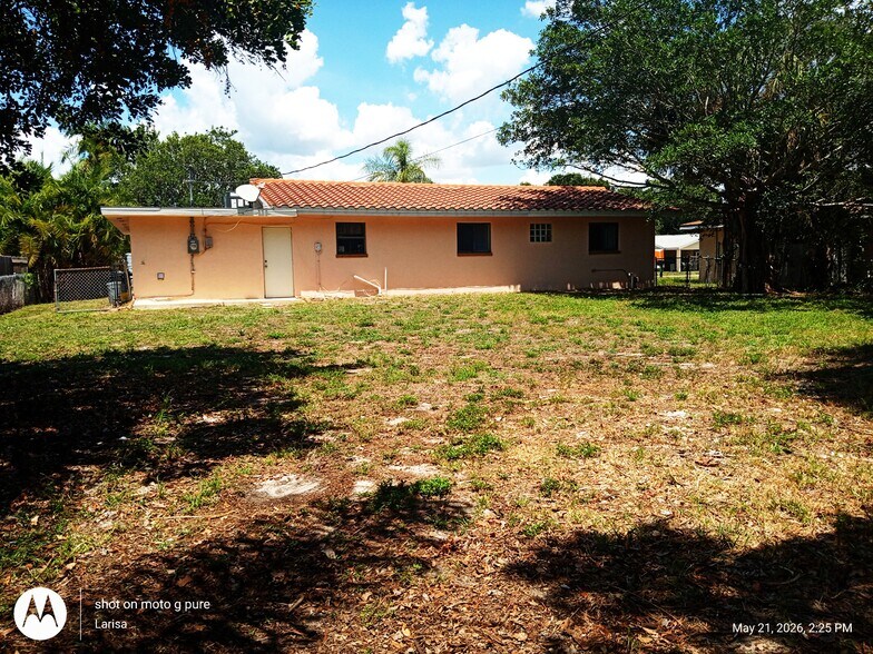 Building Photo - 1439 Glick Dr
