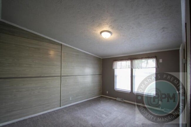 Building Photo - Discover this 4Bd/2Ba in Omaha, Ne