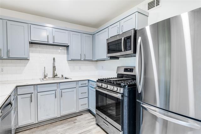 Building Photo - 2427 Tolosa Dr