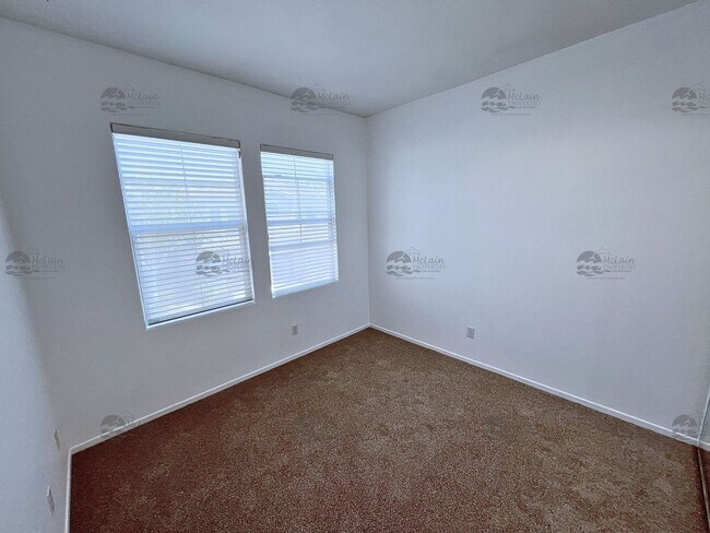 Building Photo - End unit 4 Bedroom House Available Now in ...