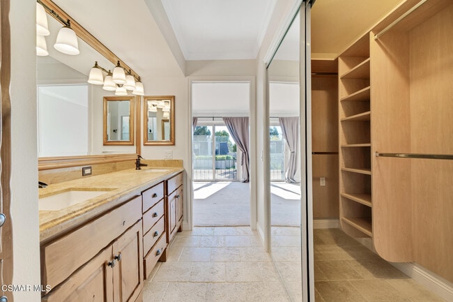 Building Photo - 2995 Dogwood Cir