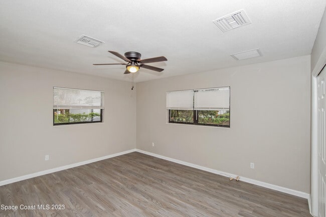 Building Photo - 472 Linda Ln