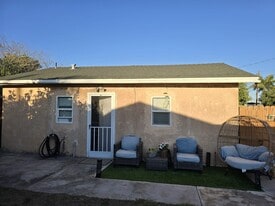 Building Photo - 4758 Walnut Ave