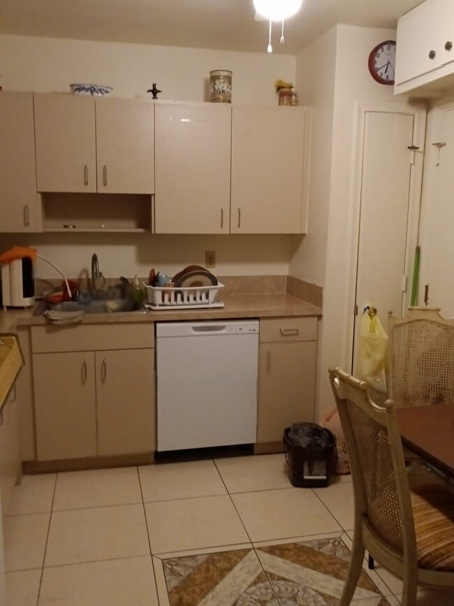 Building Photo - 4851 NW 21st St