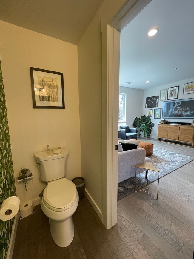 Building Photo - Modern 2BR + Office Townhome with Rooftop Deck in Prime Sunnyside/Highlands Location