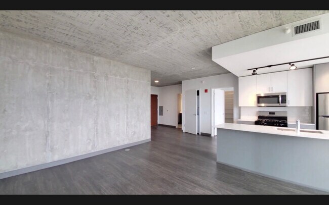 Building Photo - 1301 W Lake St