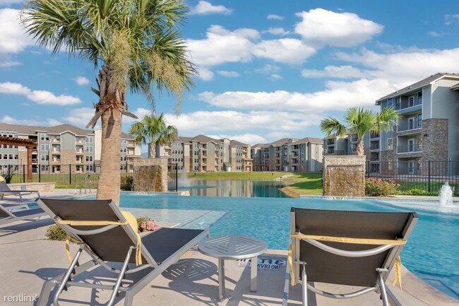 Building Photo - 1 br, 1 bath Condo - 7315 Spring Cypress R...