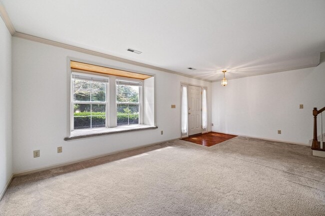 Building Photo - 3203 Gateway Cir