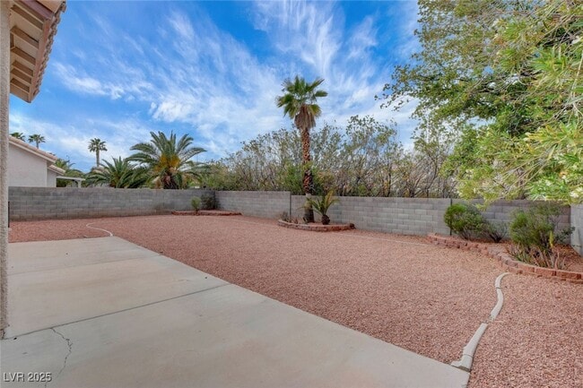 Building Photo - 9037 Trumpet Ct