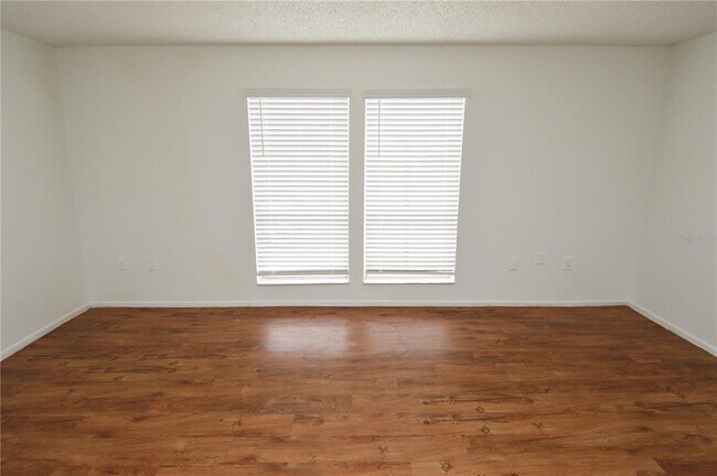 Building Photo - 8425 Cerro Cir