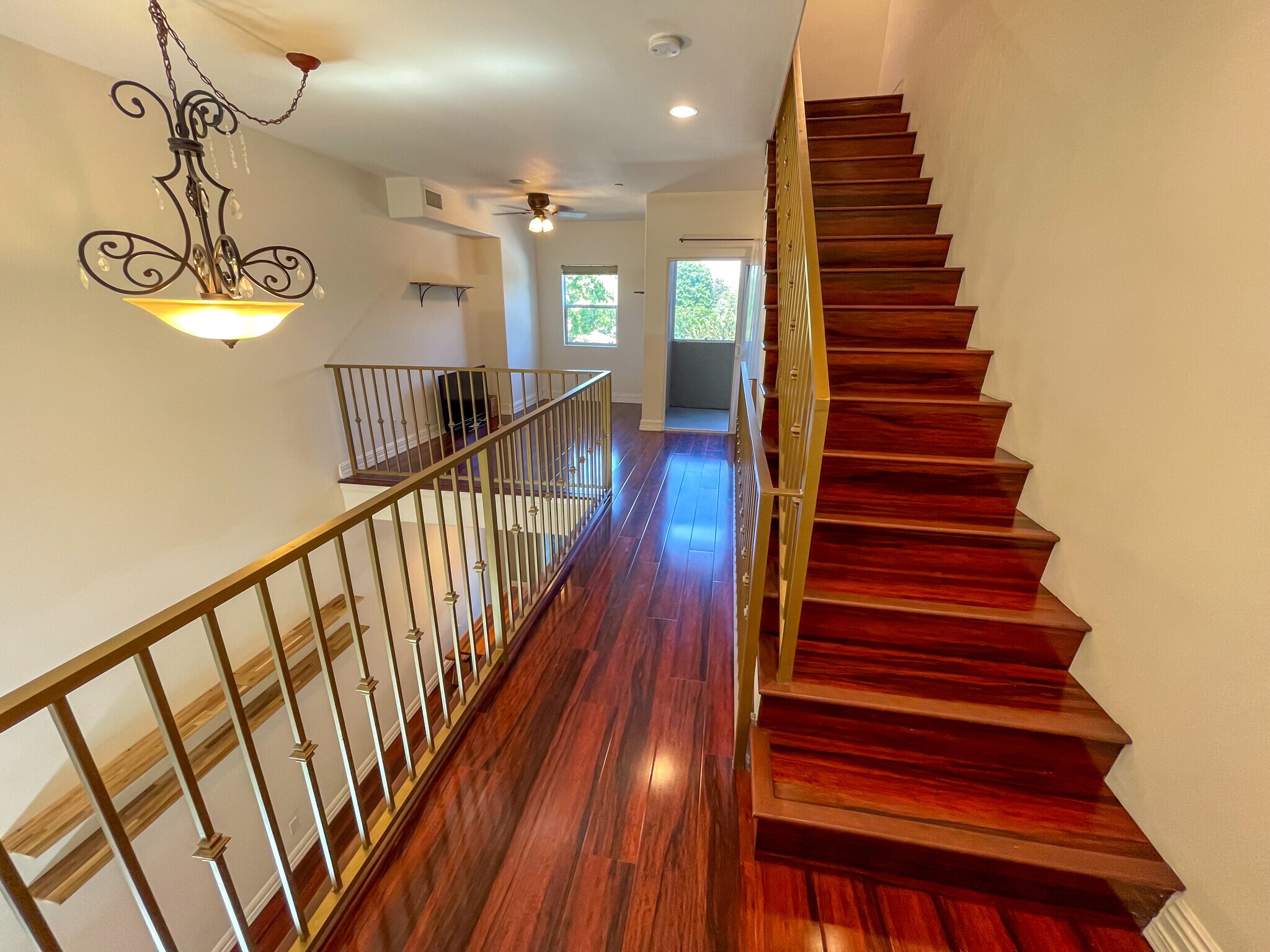 Building Photo - 2027 Beloit Ave