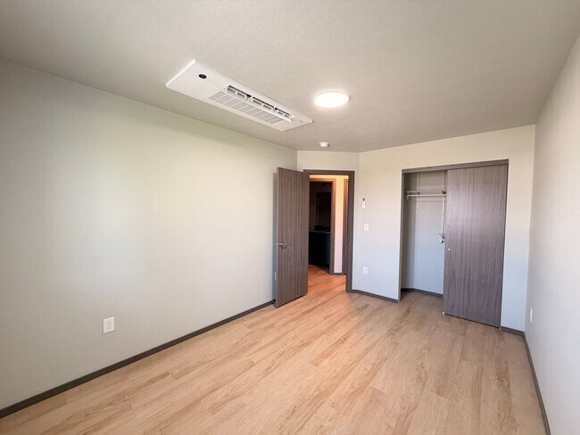 Building Photo - 4468 W 30th Ave