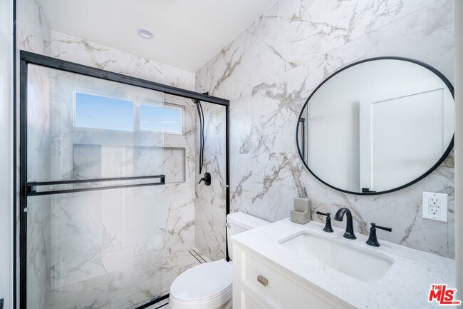 Building Photo - 4727 W 18th St