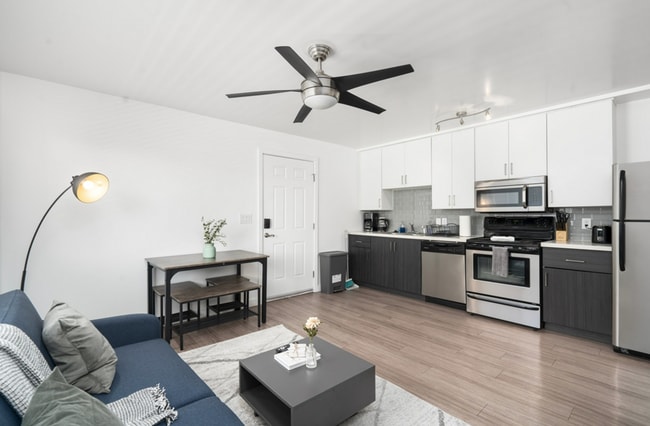 Interior Photo - Fringe City View