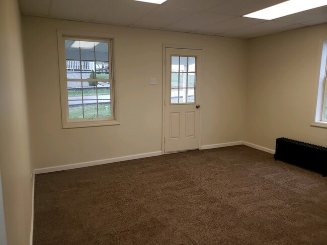 Building Photo - 413 First St