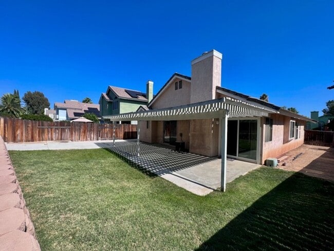 Building Photo - Coming Soon! 3 Bedroom SINGLE STORY home located in Murrieta for LEASE!