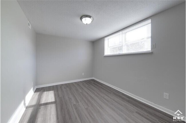 Building Photo - 2975 Salina Ct