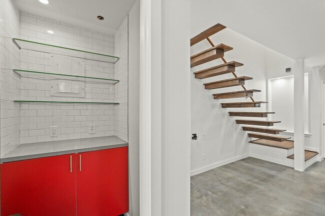 Building Photo - 1951 Stoney Brook Dr