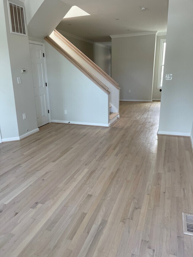 Building Photo - 3131 11th St NW