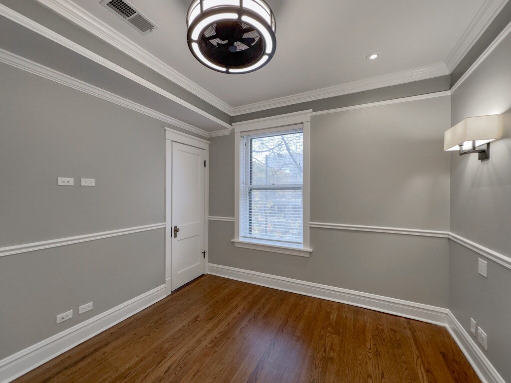 Building Photo - 1940 W Berenice Ave